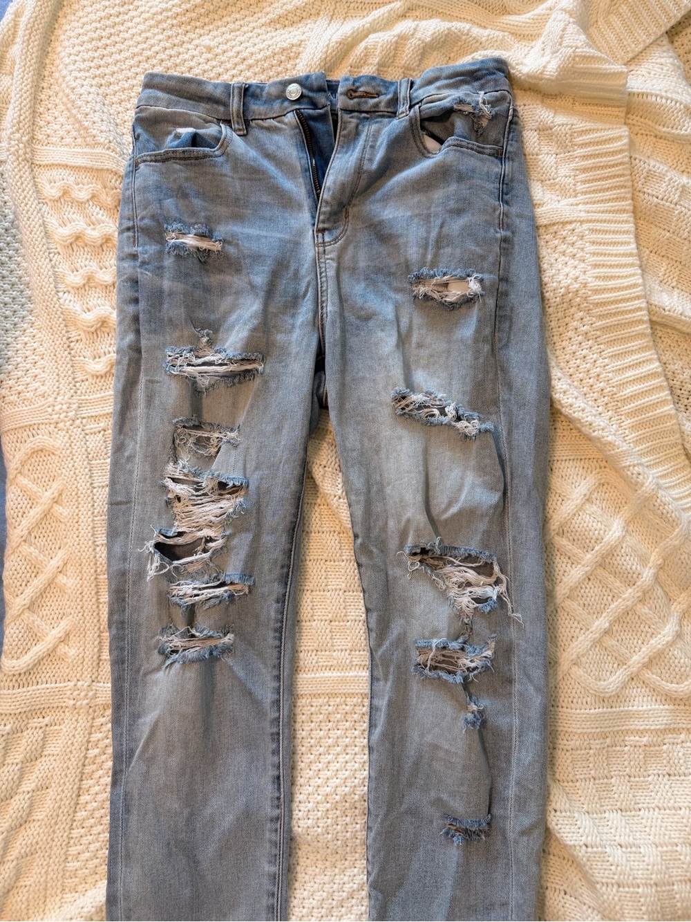 American Eagle Outfitters Light Blue Distressed Skinny Jeans